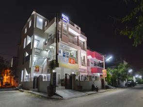 OYO 13083 Hotel Lovely Inn