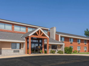 AmericInn by Wyndham Hutchinson