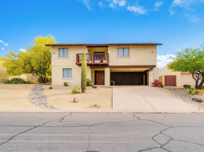 Fountain Hills Home w/ 2 Decks & Mountain Views!