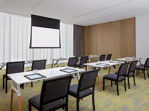 Отель Holiday Inn Dubai Business Bay