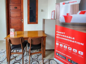 RedDoorz Syariah near Stasiun Purwosari