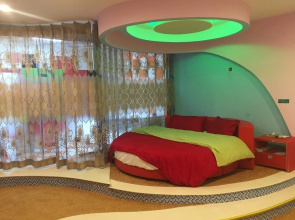 Chifeng Romantic Time Theme Inn