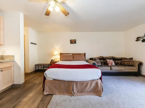 213 Bldg B 1 Bedroom Condo