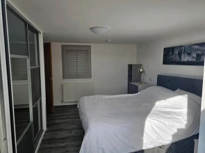 2 Bed Cottage-sleeps 4-harbour & Sea View