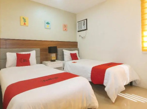 Reddoorz @ Leoncia Apartelle Mandaue City