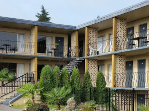 The Port-O-Call Inn & Suites
