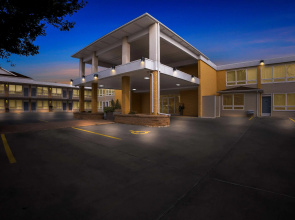 Best Western Lee's Motor Inn