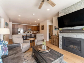 Blue River Flats Building 1 #103 By Summit County Mountain Retreats
