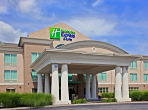 Holiday Inn Express Hotel & Suites Greenwood by IHG