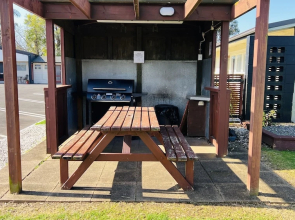 18th Avenue Thermal Motel