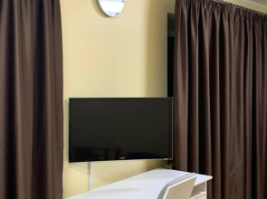 Private room, private bathroom, private entrance in private house