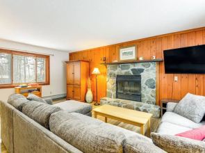 7 Mi to Mt Snow Resort: Family Home w/ Fire Pit!