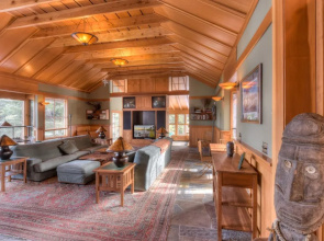 Luxury Northstar Palace w/ Hot Tub & Games