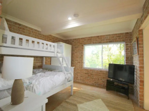 Barefoot, 32 Skyline Crescent, Crescent Head