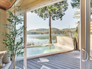 Waterfront Washington Getaway w/ Hot Tub & Deck!