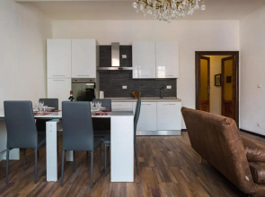 Parco Ducale Elegant Apartment con Balcone