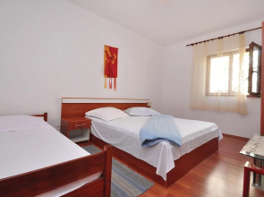 Awesome Apartment in Lokva Rogoznica With 2 Bedrooms