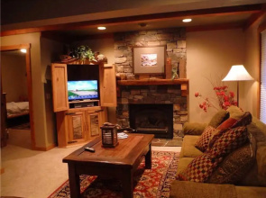 Gray Wolf Den - 4 Br Condo