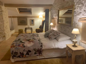 Le Mas Des Roses 1884 (Adults Only)