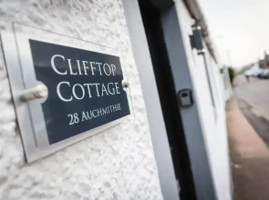 Clifftop Cottage - A Seaside Sanctuary