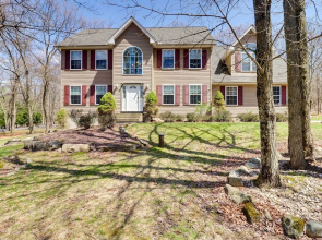 Deck, Game Room & Fire Pit: Poconos Retreat
