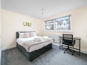 Redhill Retreat - Cozy 2 Bedroom Apartment