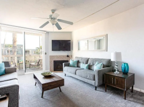 3 Bedroom - Complex is on the Beach With Huge Pools Hot Tubs Family S Love IT Here