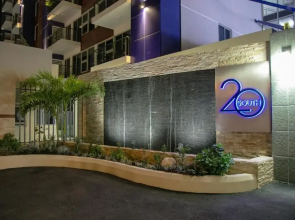 Apartment with roof top pool