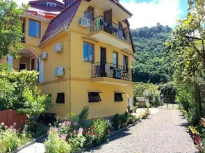 Deluxe Guest House