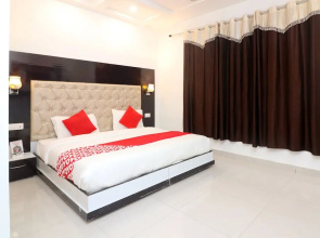 OYO 26637 Hotel Madhuvan Inn