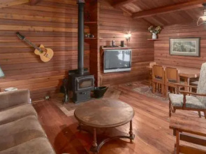 Creekside Cabin