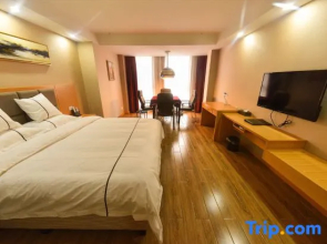 Yuange Holiday Hotel (Lu'an Railway Station)