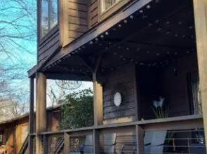 J.Creek Retreat, creekside townhouse +1 car garage