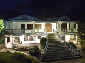 Carambola Surf House