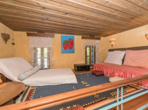Hekate House, bohemian country house, 4 bedrooms for 8 persons