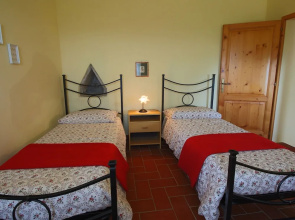 A Quaint Farmhouse in Paciano with Swimming Pool
