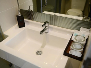 The Grass Serviced Suites by At Mind