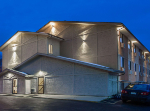 Super 8 by Wyndham Dubuque