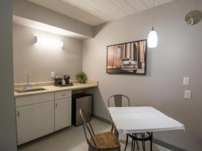 Americana Modern Hotel