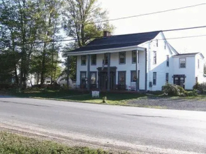 Brookside Inn At Laurens