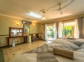 Room-zambezi Family Lodge - Elephant Roo