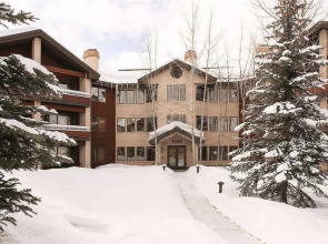 3301 Champagne Lodge, Trappeur's Crossing Apartment 2