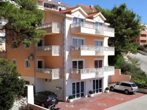 Villa Queen