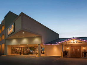 Travelodge by Wyndham Kingston LaSalle Hotel