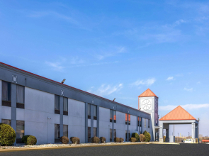 Baymont by Wyndham La Vergne/Nashville I-24 East