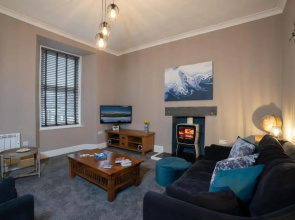 Spacious - 3 Storey Apartment - Central Ambleside - Outstanding Views