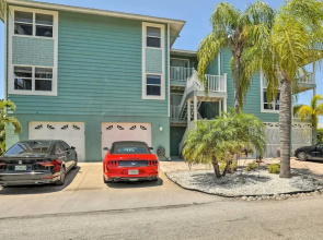 Covered Deck & Bay Views: Bradenton Beach Abode!