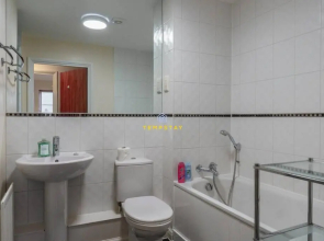 2 Bed Apartment Central Reading & Parking