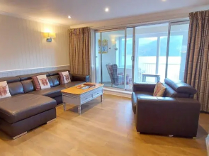 Loch Rannoch Highland Club Pine Marten Lodge 07