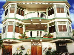 Chaleanor Hotel